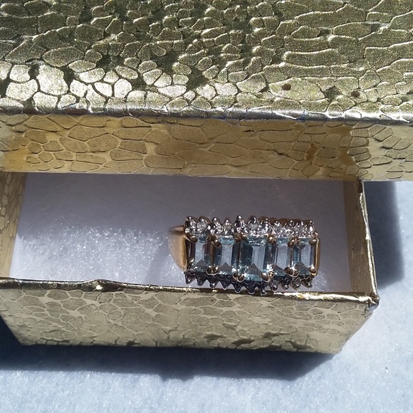 14k Gold Aqua Marine and Diamond Ring - Picture 5 of 5